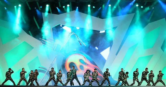 रंगारंग उद्घाटन के साथ हुआ IPL 6 का आगाज | बनाए मदहोश