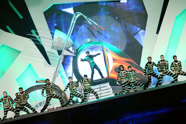 रंगारंग उद्घाटन के साथ हुआ IPL 6 का आगाज | बनाए मदहोश