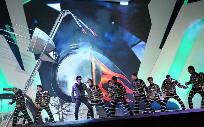 रंगारंग उद्घाटन के साथ हुआ IPL 6 का आगाज | बनाए मदहोश