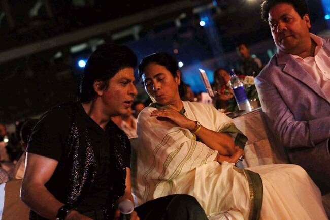 रंगारंग उद्घाटन के साथ हुआ IPL 6 का आगाज | बनाए मदहोश