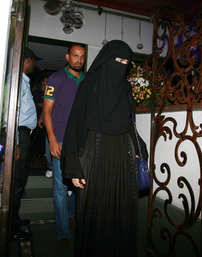 कोलकाता की जीत का जश्न, पार्टी में पहुंचे सितारे