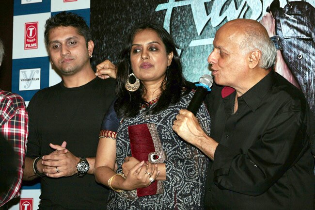 हिट 'आशिकी-2' का जश्न में डूबे सितारे | सीरियल किसर