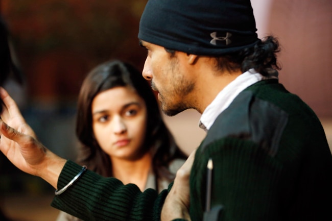 कश्‍मीर की हसीन वादियों में ‘हाईवे’ की शूटिंग