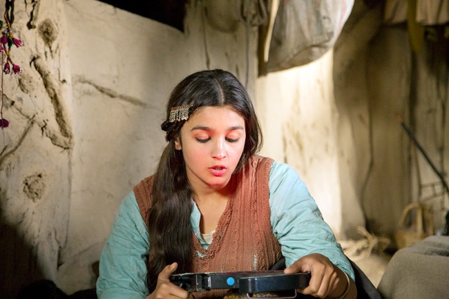 कश्‍मीर की हसीन वादियों में ‘हाईवे’ की शूटिंग