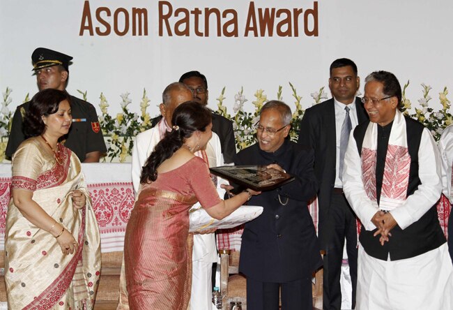 असम अवॉर्ड से सम्‍मानित हुईं शर्मिला टैगोर