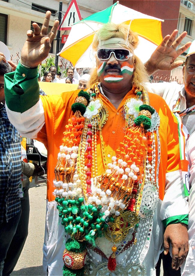 कांग्रेस का हुआ कर्नाटक, जश्‍न में कार्यकर्ता