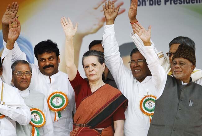 4 मई 2013: तस्वीरों में देखें दिनभर की खबरें