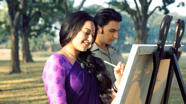 सोनाक्षी सिन्‍हा की साड़ी में खास तस्‍वीरें