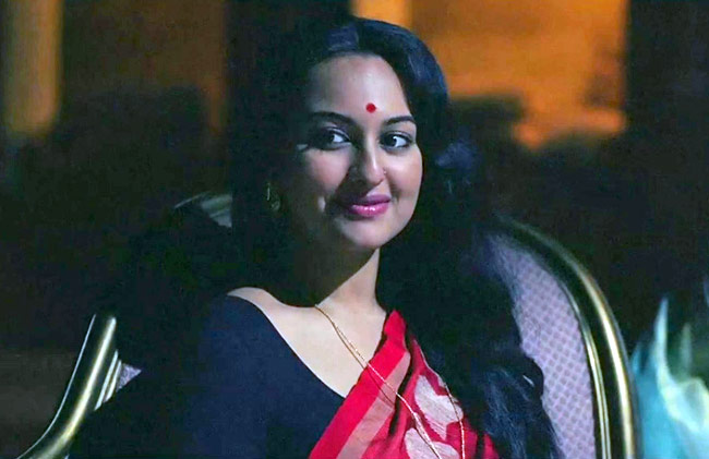 सोनाक्षी सिन्‍हा की साड़ी में खास तस्‍वीरें