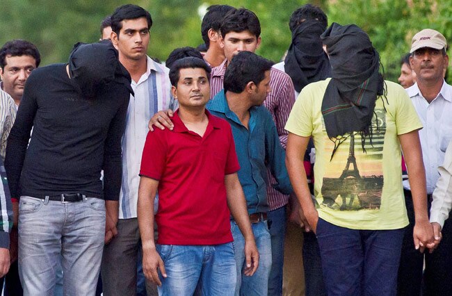 IPL में स्‍पॉट फिक्सिंग, नाराज हुए खेल प्रेमी