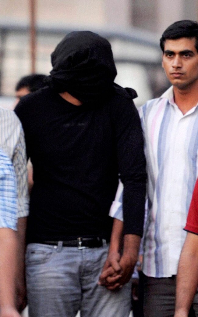 IPL में स्‍पॉट फिक्सिंग, नाराज हुए खेल प्रेमी