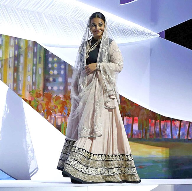 Cannes 2013 में तारीफ के लिए तरसती रह गईं ये ड्रेस...