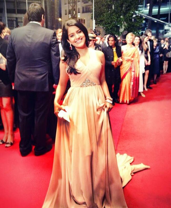 कान्स में बॉलीवुड का नया चेहरा विशाखा | बॉलीवुड 2013