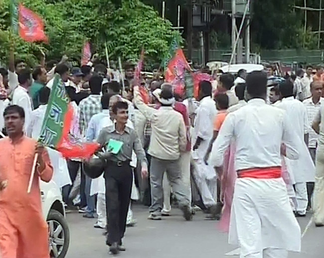 रिश्‍ता टूटते ही लात-जूतों पर उतर आए BJP-JDU कार्यकर्ता