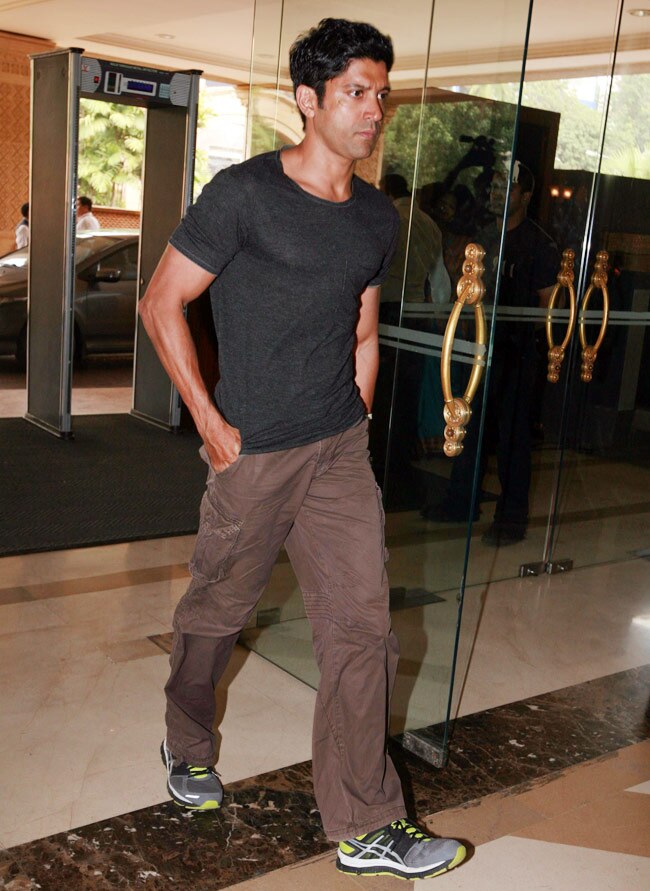 प्रियंका के पिता की Prayer Meet में पहुंचा पूरा बॉलीवुड