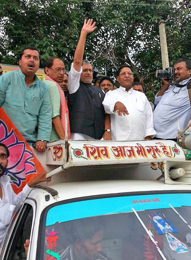 रिश्‍ता टूटते ही लात-जूतों पर उतर आए BJP-JDU कार्यकर्ता