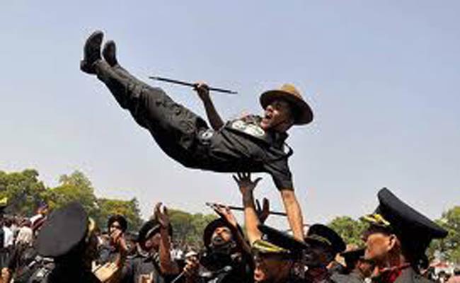 07 जून 2013: तस्वीरों में दिनभर की बड़ी खबरें