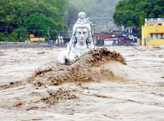 तबाही के मंजर के बाद अब राहत और बचाव कार्य | तबाही की तस्‍वीरें