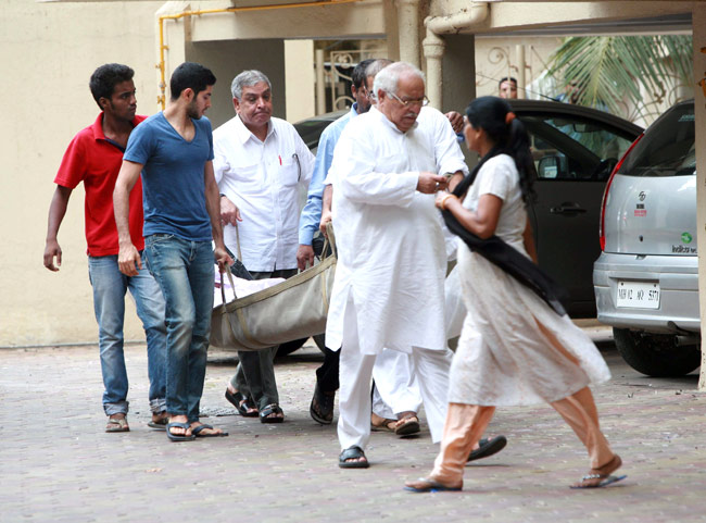 जिया खान को श्रद्धांजलि देने पहुंचा बॉलीवुड | सफरनामा