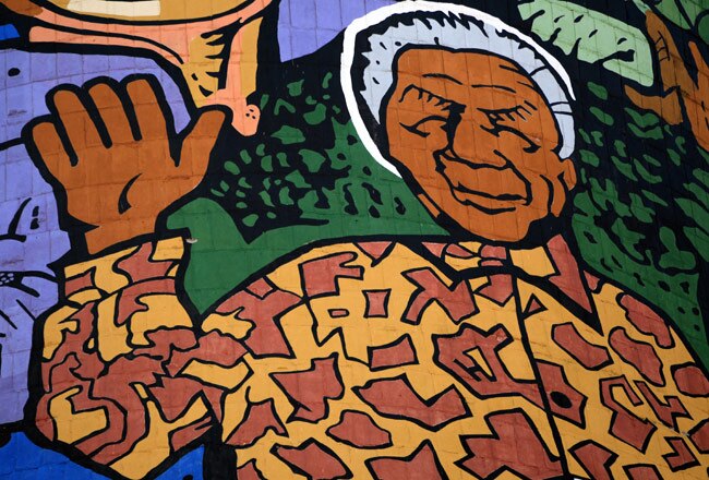 नेल्‍सन मंडेला का जन्‍मदिन आज, दुनियाभर में किए जा रहे हैं याद