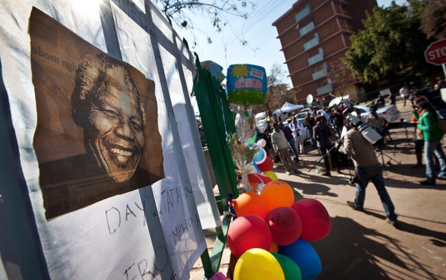 नेल्‍सन मंडेला का जन्‍मदिन आज, दुनियाभर में किए जा रहे हैं याद