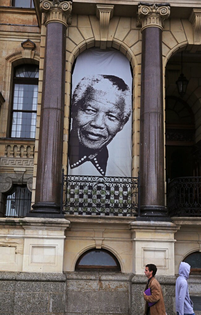 नेल्‍सन मंडेला का जन्‍मदिन आज, दुनियाभर में किए जा रहे हैं याद