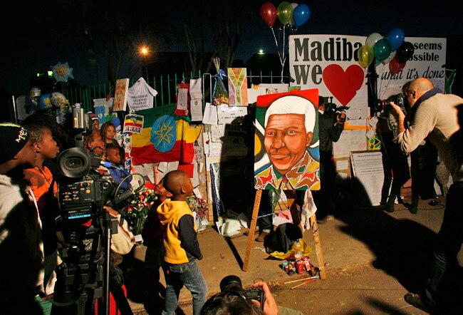 नेल्‍सन मंडेला का जन्‍मदिन आज, दुनियाभर में किए जा रहे हैं याद