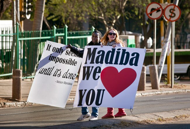 नेल्‍सन मंडेला का जन्‍मदिन आज, दुनियाभर में किए जा रहे हैं याद