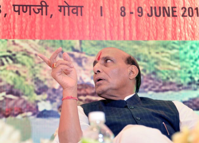 आडवाणी के नहीं आने से क्या रुकेगी मोदी की ताजपोशी?