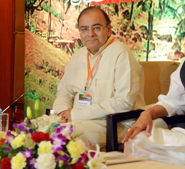 आडवाणी के नहीं आने से क्या रुकेगी मोदी की ताजपोशी?