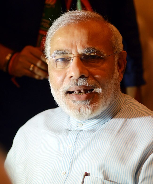 आडवाणी के नहीं आने से क्या रुकेगी मोदी की ताजपोशी?