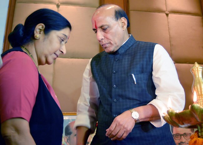 आडवाणी के नहीं आने से क्या रुकेगी मोदी की ताजपोशी?