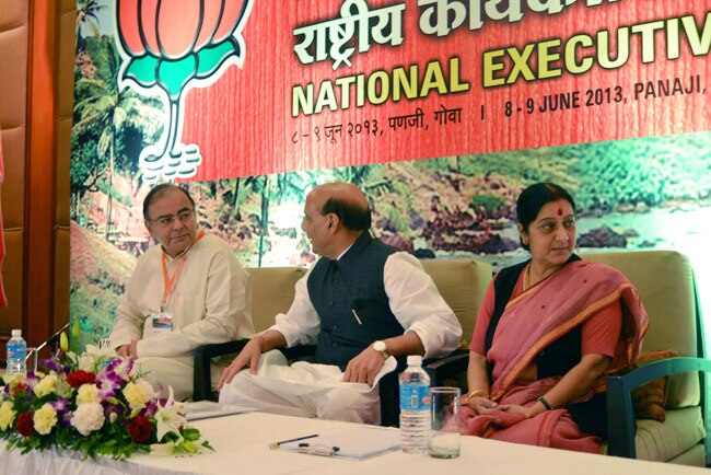 आडवाणी के नहीं आने से क्या रुकेगी मोदी की ताजपोशी?