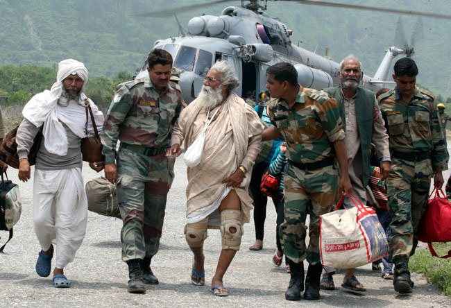 24 जून 2013: तस्वीरों में दिनभर की बड़ी खबरें