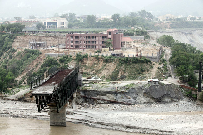 उत्तराखंड 'महाविनाश': बचा है लोगों का जज्बा और उम्मीद