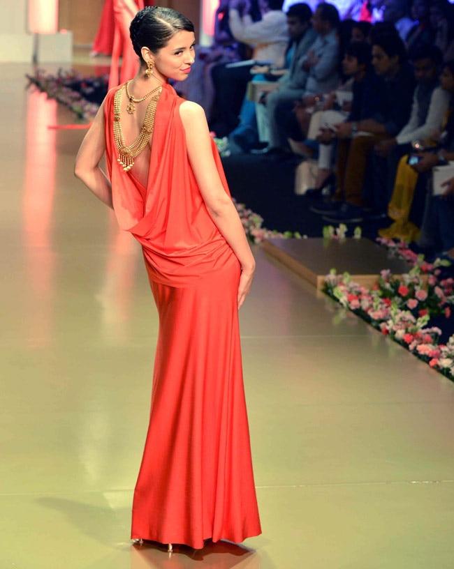 जब पहली बार रैंप पर चली आलिया भट्ट