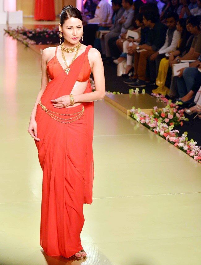 जब पहली बार रैंप पर चली आलिया भट्ट