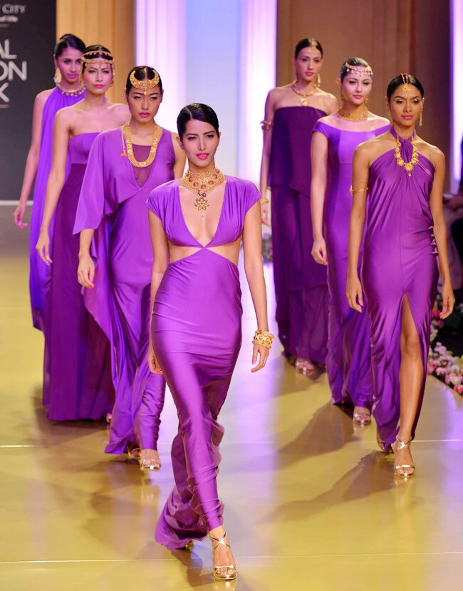 जब पहली बार रैंप पर चली आलिया भट्ट