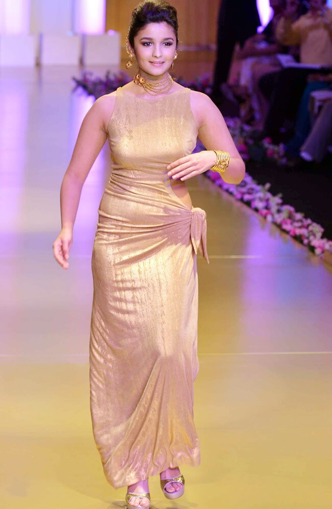 जब पहली बार रैंप पर चली आलिया भट्ट