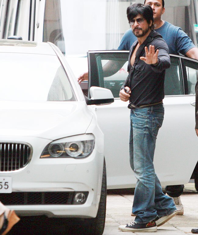 बॉलीवुड के सुपरहीरो कृष से मिले किंग खान