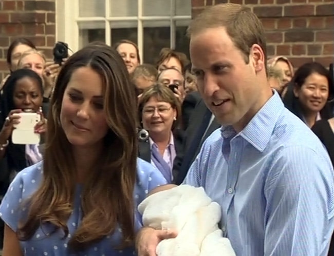 ये हैं ब्रिटेन के Royal Baby की पहली तस्‍वीरें...