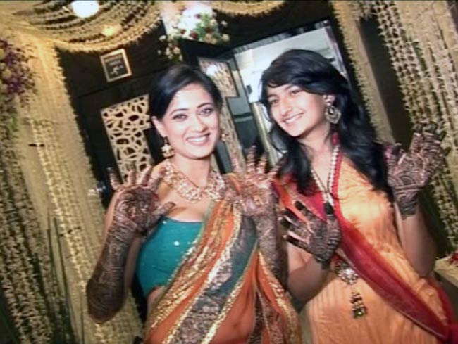 श्‍वेता तिवारी की मेहंदी की रस्‍म की पहली तस्‍वीरें | वीडियो