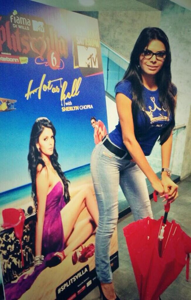 शर्लिन चोपड़ा की नजर में भ्रष्‍टाचार है परेशानियों की जड़