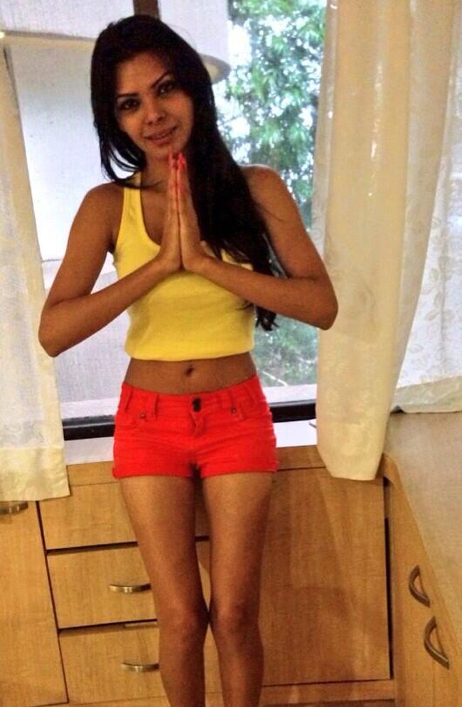 शर्लिन चोपड़ा की नजर में भ्रष्‍टाचार है परेशानियों की जड़