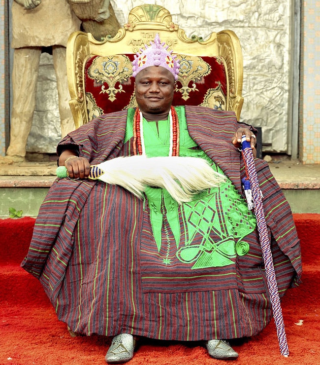 आज भी सोने के सिंहासन पर बैठते हैं ये