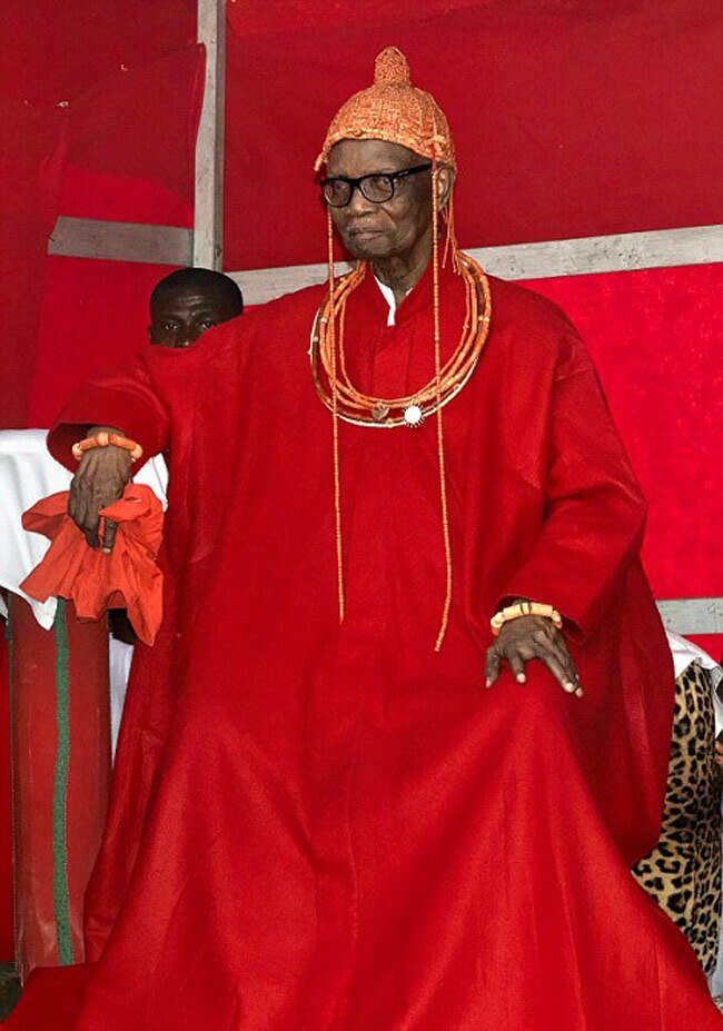 आज भी सोने के सिंहासन पर बैठते हैं ये