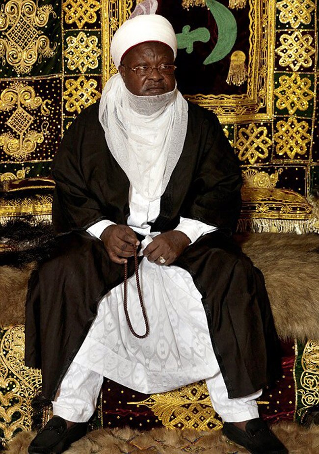 आज भी सोने के सिंहासन पर बैठते हैं ये