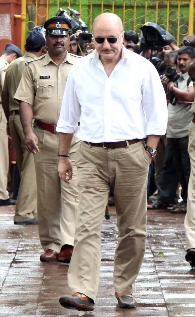 प्राण की अंतिम यात्रा में उमड़ी मायानगरी | सब छोड़ गए प्राण