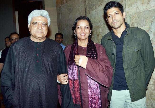 'भाग मिल्‍खा भाग' की स्‍पेशल स्‍क्रीनिंग पर पहुंचा बच्‍चन परिवार