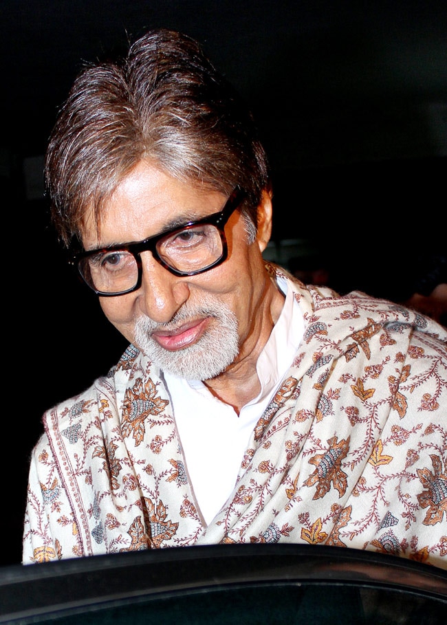 'भाग मिल्‍खा भाग' की स्‍पेशल स्‍क्रीनिंग पर पहुंचा बच्‍चन परिवार